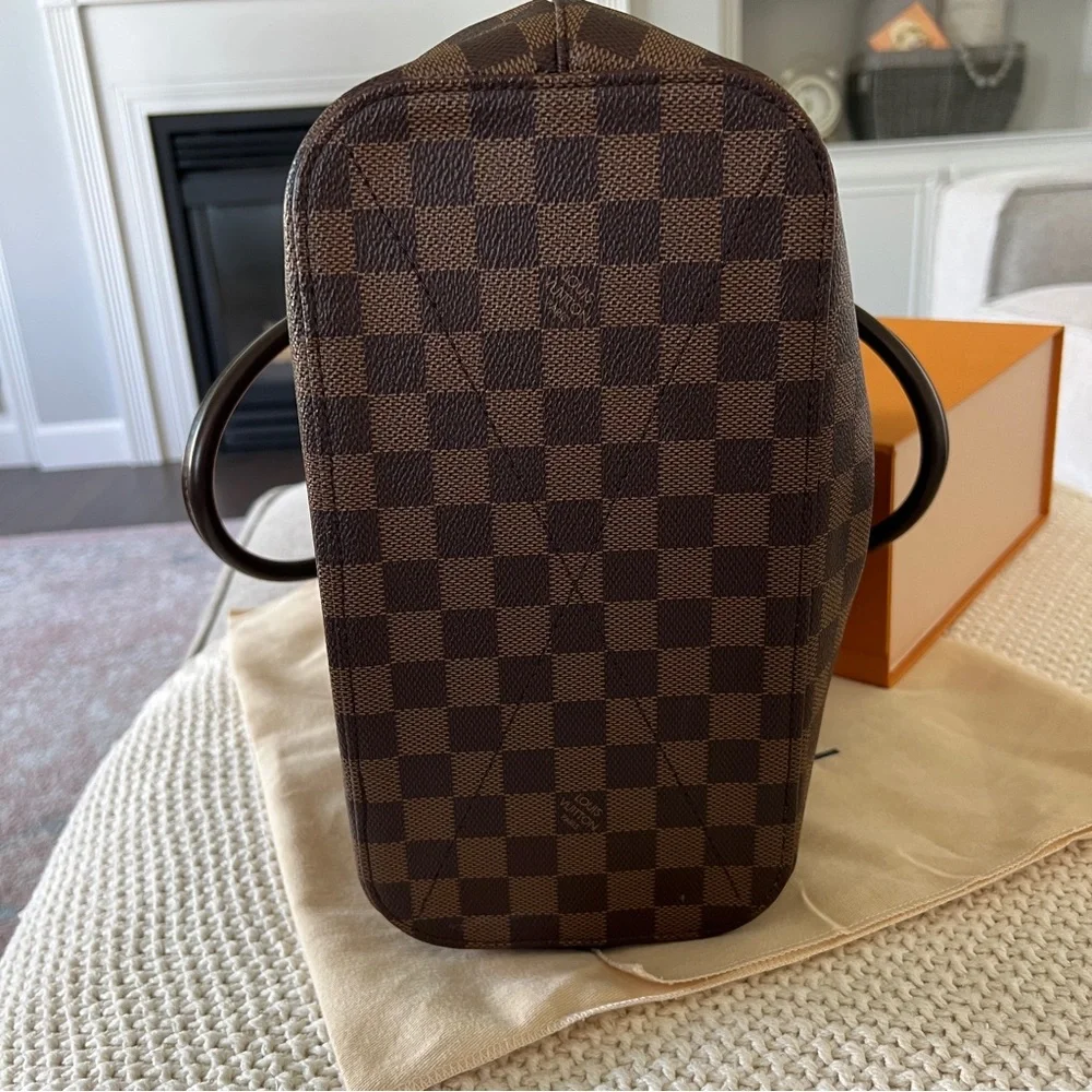 Louis Vuitton Siena MM Damier Ebene Top Handle Bag - Picture 8 of 16